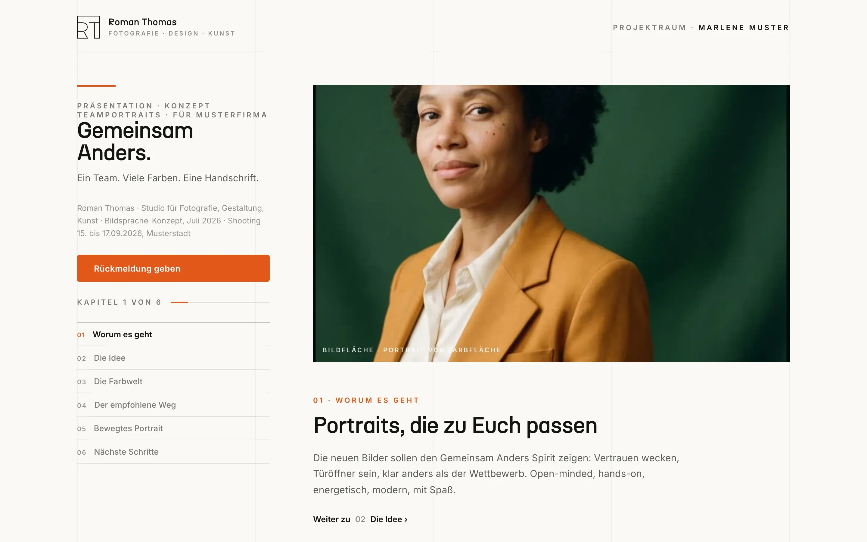 Ansicht des Kundenportals: links Titel und Kapitel der Präsentation, rechts ein Portrait vor grüner Fläche